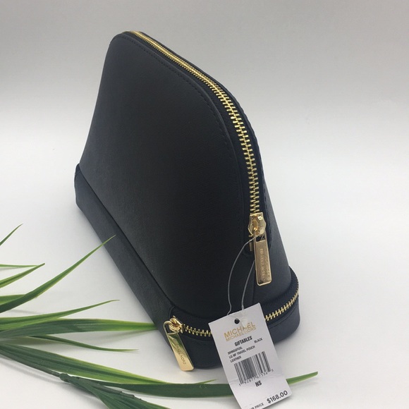 Michael Kors GIFTABLES LG MF Travel Pouch Black - Picture 3 of 8